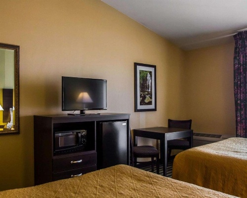 Quality Inn East Haven - New Haven image 5